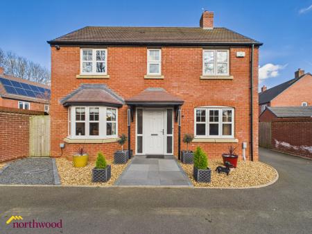 4 bedroom Detached house for sale in Bismore Road, Banbury, OX16