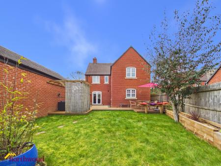 4 bedroom Detached house for sale in Bismore Road, Banbury, OX16