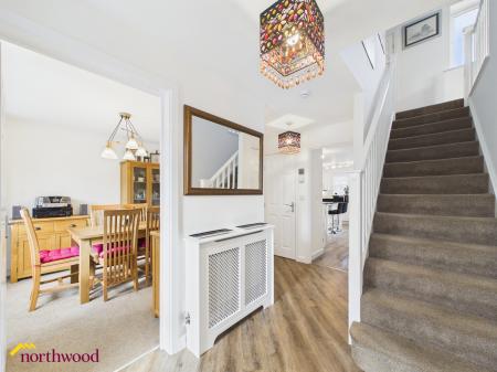 4 bedroom Detached house for sale in Bismore Road, Banbury, OX16