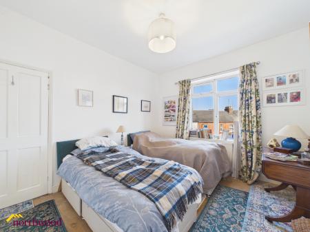 2 bedroom Terraced House for sale in Albert Street, Banbury, OX16