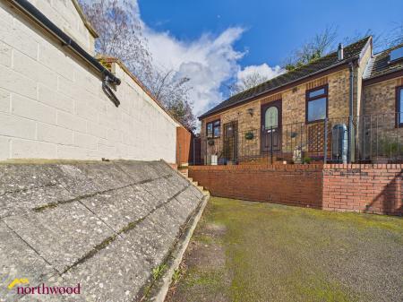 Winston Close, Woodford Halse, NN11