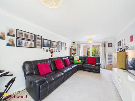 5 bedroom Link detached house for sale in Hart Close, Banbury, OX16