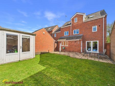5 bedroom Detached house for sale in Hart Close, Banbury, OX16