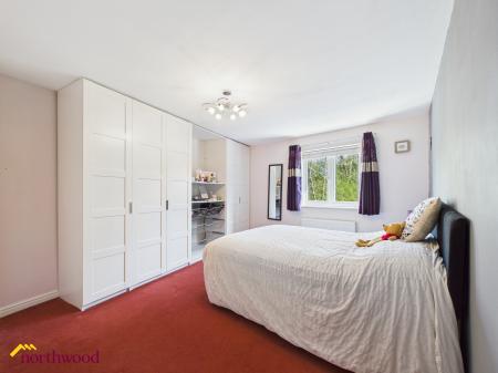 5 bedroom Detached house for sale in Hart Close, Banbury, OX16