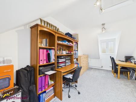 5 bedroom Detached house for sale in Hart Close, Banbury, OX16