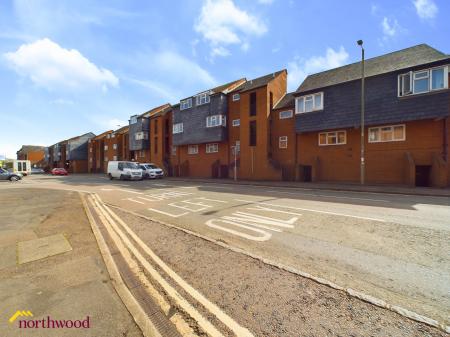 1 bedroom Flat to let in Jubilee Court, Banbury - Garage