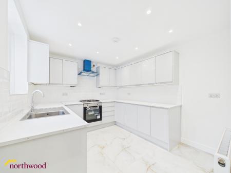 3 bedroom Semi-detached house to let in Bloxham Road, Banbury, OX16