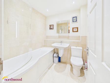 2 bedroom End of terrace house for sale in Miles Meadow, Stratford-upon-Avon, CV37