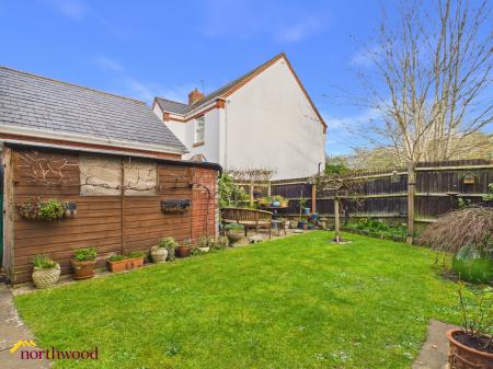 2 bedroom End of terrace house for sale in Miles Meadow, Stratford-upon-Avon, CV37