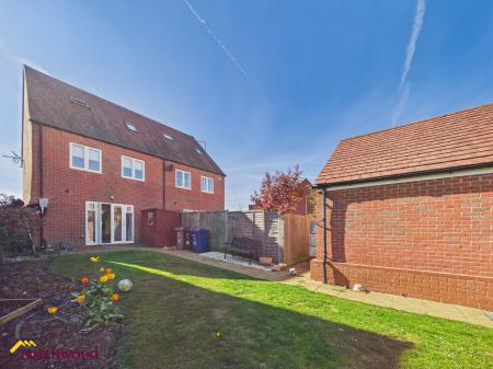 3 bedroom Town house for sale in Longford Park Road, Banbury, OX15