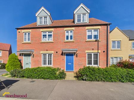 3 bedroom Town house for sale in Longford Park Road, Banbury, OX15