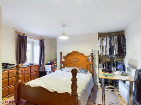 4 bedroom Terraced House to let in Middleton Road, Banbury, OX16