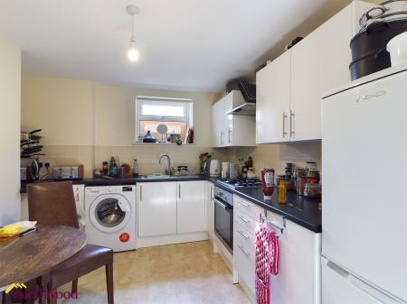 4 bedroom Terraced House to let in Middleton Road, Banbury, OX16