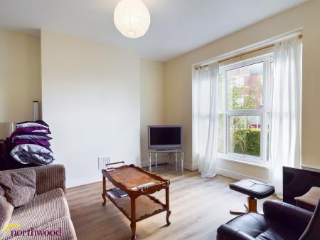 4 bedroom Terraced House to let in Middleton Road, Banbury, OX16