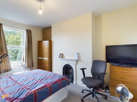 4 bedroom Terraced House to let in Middleton Road, Banbury, OX16