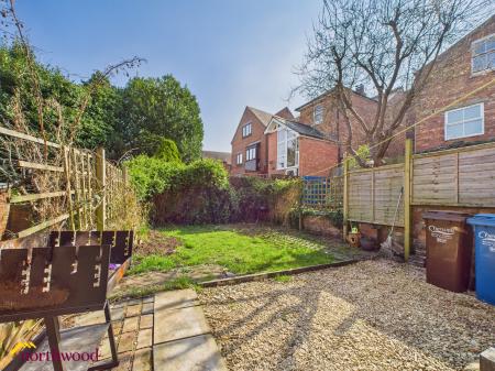 3 bedroom Semi-detached house to let in Grosvenor Road, Banbury, OX16