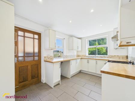 3 bedroom Semi-detached house to let in Grosvenor Road, Banbury, OX16