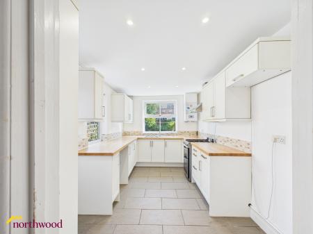 3 bedroom Semi-detached house to let in Grosvenor Road, Banbury, OX16