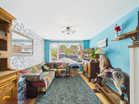 3 bedroom Semi-detached house for sale in Hillview Crescent, Banbury, OX16