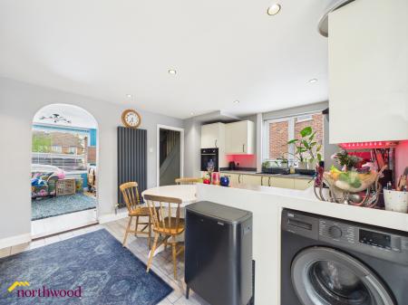 3 bedroom Semi-detached house for sale in Hillview Crescent, Banbury, OX16