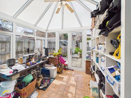 3 bedroom Semi-detached house for sale in Hillview Crescent, Banbury, OX16