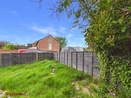 2 bedroom Ground floor maisonette to let in Dean Close, Banbury, OX16