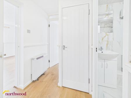 2 bedroom Ground floor maisonette to let in Dean Close, Banbury, OX16