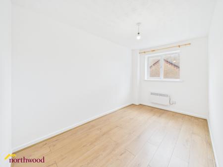 2 bedroom Ground floor maisonette to let in Dean Close, Banbury, OX16