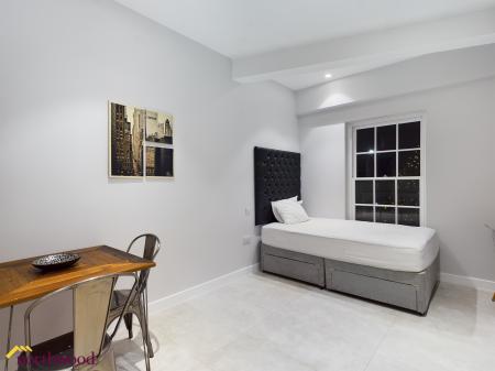 1 bedroom Studio flat to let in Horse Fair, Banbury, OX16