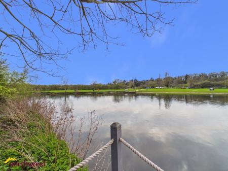 2 bedroom Detached house for sale in Riverside, Tiddington Road, Stratford-upon-Avon, CV37