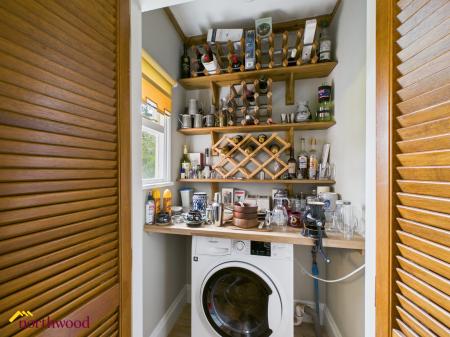 2 bedroom Detached house for sale in Riverside, Tiddington Road, Stratford-upon-Avon, CV37