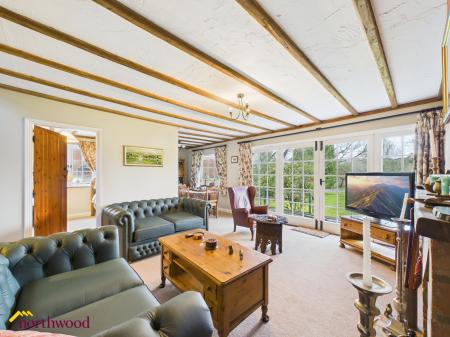 2 bedroom Detached house for sale in Riverside, Tiddington Road, Stratford-upon-Avon, CV37