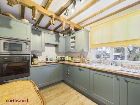 2 bedroom Detached house for sale in Riverside, Tiddington Road, Stratford-upon-Avon, CV37