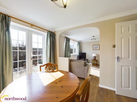 3 bedroom Terraced House for sale in Forgeway, Banbury, OX16