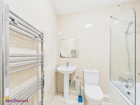 2 bedroom Flat to let in Parsons Street, Banbury, OX16