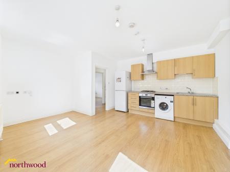 2 bedroom Flat to let in Parsons Street, Banbury, OX16