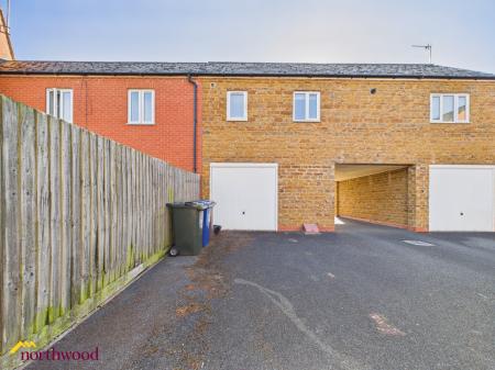 2 bedroom Coach House for sale in Bridges Close, Bloxham, OX15