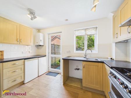 2 bedroom Semi-detached house to let in Beaulieu Close, Banbury, OX16