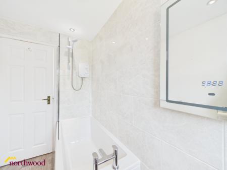 2 bedroom Semi-detached house to let in Beaulieu Close, Banbury, OX16