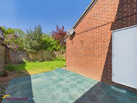 2 bedroom Semi-detached house to let in Beaulieu Close, Banbury, OX16