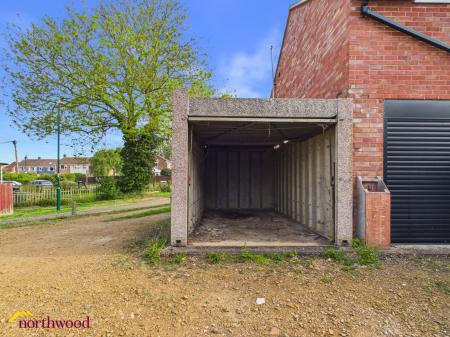2 bedroom Ground floor maisonette for sale in Coventry Street, Southam, Warwickshire