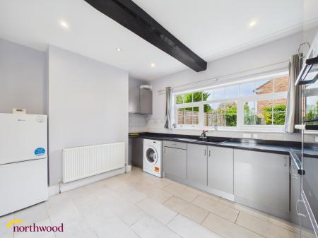 2 bedroom Ground floor maisonette for sale in Coventry Street, Southam, Warwickshire