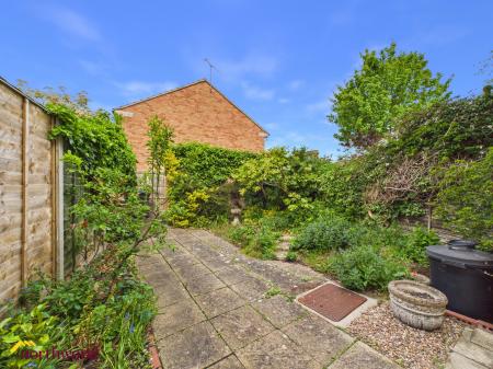 2 bedroom Ground floor maisonette for sale in Coventry Street, Southam, Warwickshire