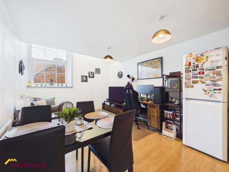 2 bedroom Flat to let in Parsons Street, Banbury, OX16