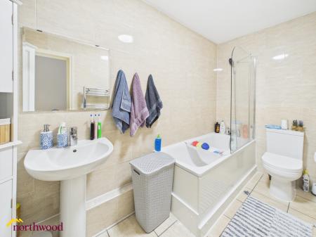 2 bedroom Flat to let in Parsons Street, Banbury, OX16