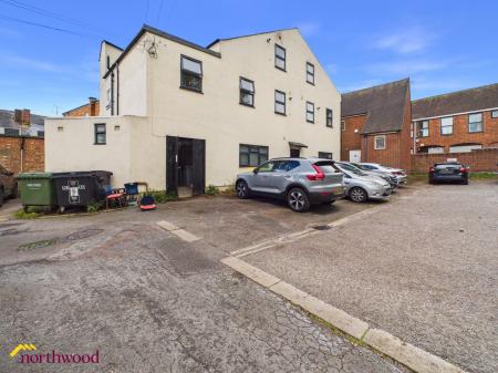 2 bedroom Flat to let in Parsons Street, Banbury, OX16