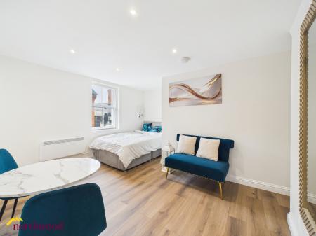 1 bedroom Studio flat to let in George Street, Banbury, OX16