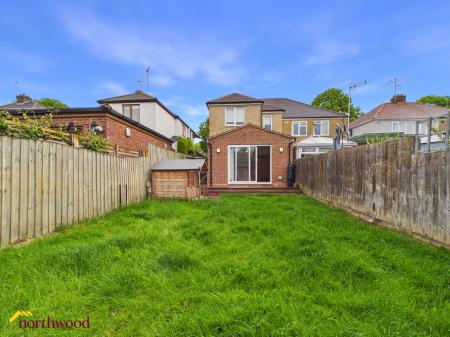 3 bedroom Semi-detached house for sale in Sinclair Avenue, Banbury, OX16