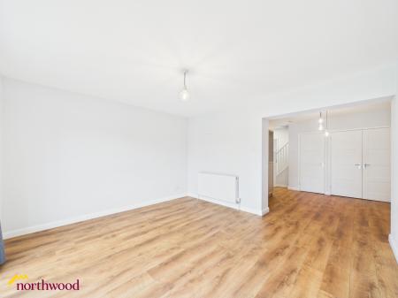 3 bedroom Semi-detached house for sale in Sinclair Avenue, Banbury, OX16