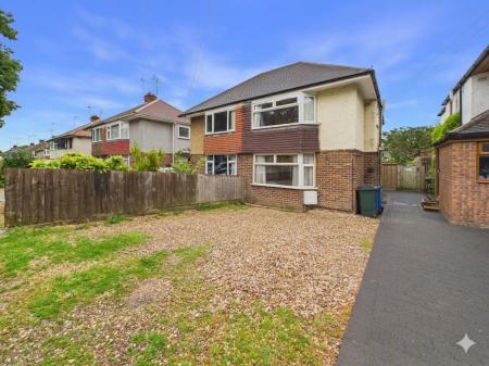 3 bedroom Semi-detached house for sale in Sinclair Avenue, Banbury, OX16
